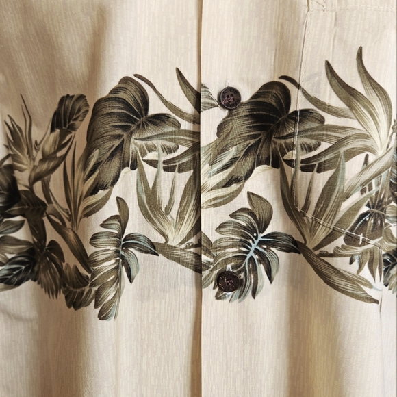 Vintage RJC Hawaiian Short Sleeve Collared Button Down Shirt - Picture 4 of 9